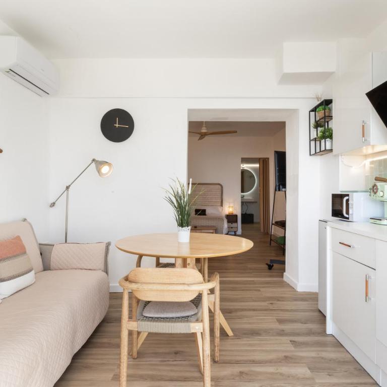 Excepcional Apartamento AMANECER al borde de playa y mar, en CHALET ROQUETES - One-Bedroom Apartment - 43