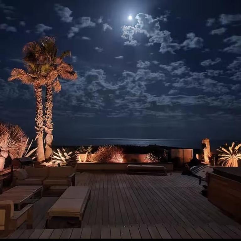 Magnifique maison posée sur le sable face à la mer - Villa - Côté Plage - 2