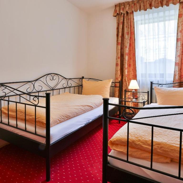 Tourist Hotel Boehm - Vierbettzimmer - 5