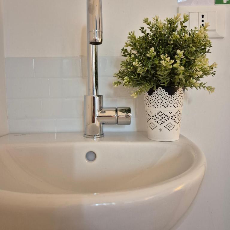 Eli's home - Camera Matrimoniale con Bagno Privato - 8