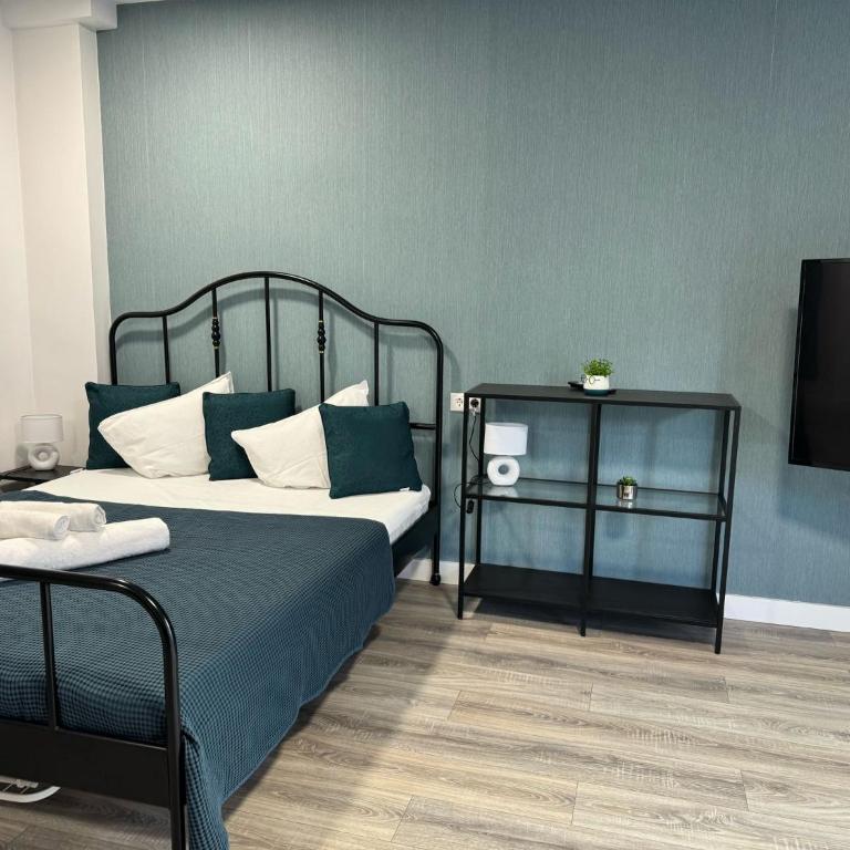 Benito Perez Galdos - One-Bedroom Apartment - 1
