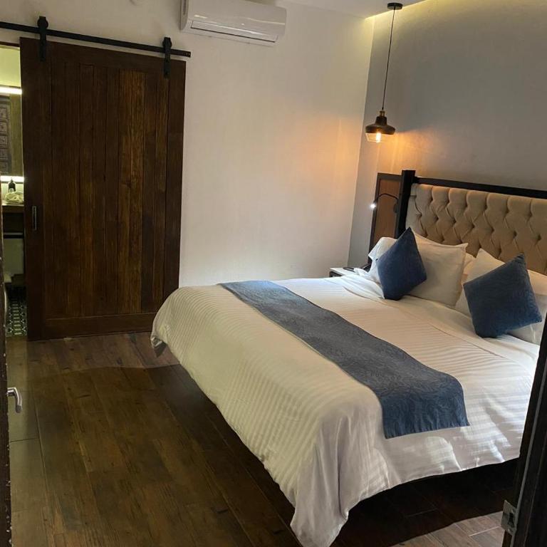 Hotel Boutique Casa Loreta - Standard Queen Room - 3