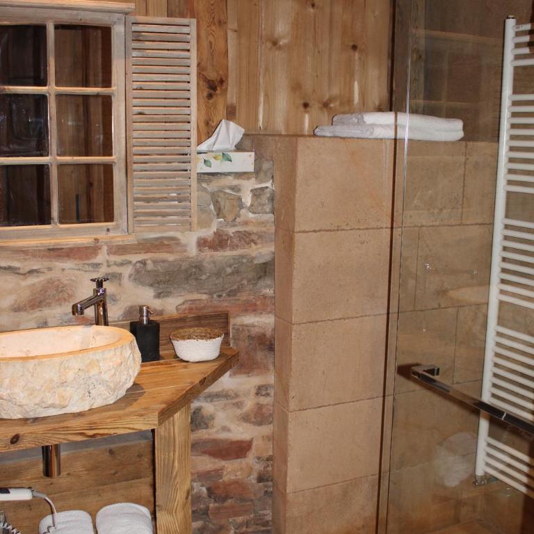 Les Chalets de Ludran - Chambre Double ou Lits Jumeaux - Vue sur Montagnes - 13