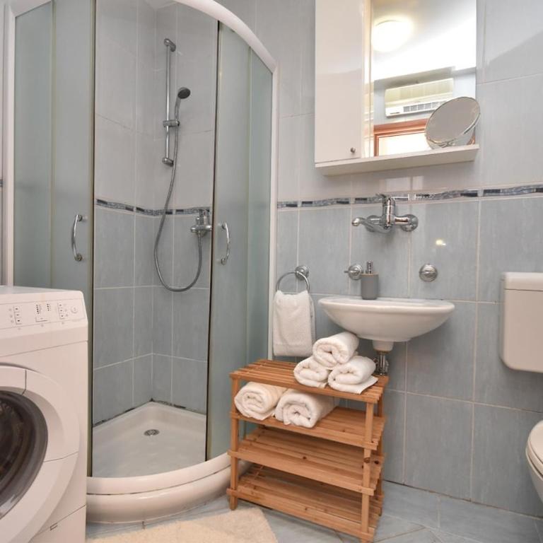 Adriatic Bliss - One-Bedroom Apartment - 8