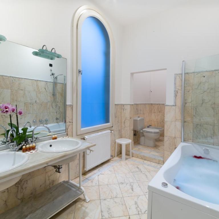 Friendly Venice Suites - Suite Deluxe "Giacomo Casanova" con Vista Campo Santo Stefano - 11