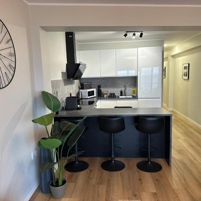 B&B Playa - Three-Bedroom Apartment - 42