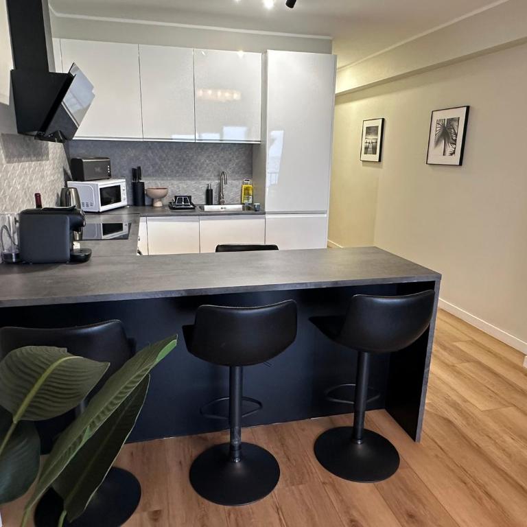 B&B Playa - Three-Bedroom Apartment - 44