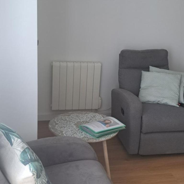 A 50m des cures libre mi septembre joli studio rénové orienté Nord bien ventilé - Appartement 1 Chambre - 19