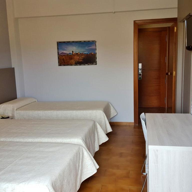 Hotel Meson de L’Ainsa - Habitación Triple con terraza - 21