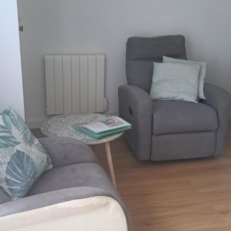 A 50m des cures libre mi septembre joli studio rénové orienté Nord bien ventilé - Appartement 1 Chambre - 15