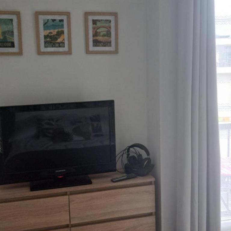 A 50m des cures libre mi septembre joli studio rénové orienté Nord bien ventilé - Appartement 1 Chambre - 22