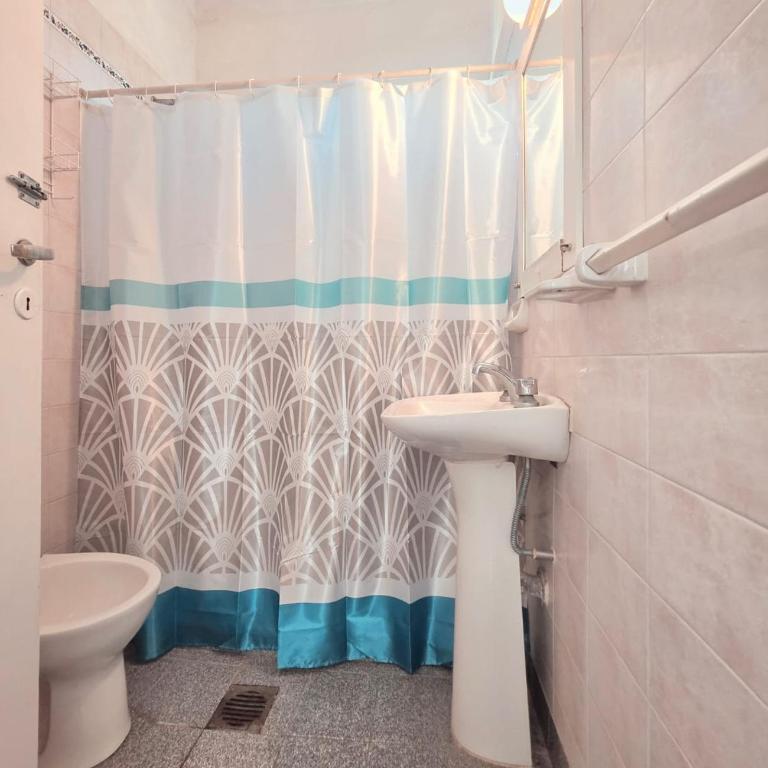 CASA MARDEL FAMILIAR ZONA FARO- MAR DEL PLATA - 6 personas -WIFI - MINIMO 2 DIAS!!! - Casa de 2 dormitorios - 5