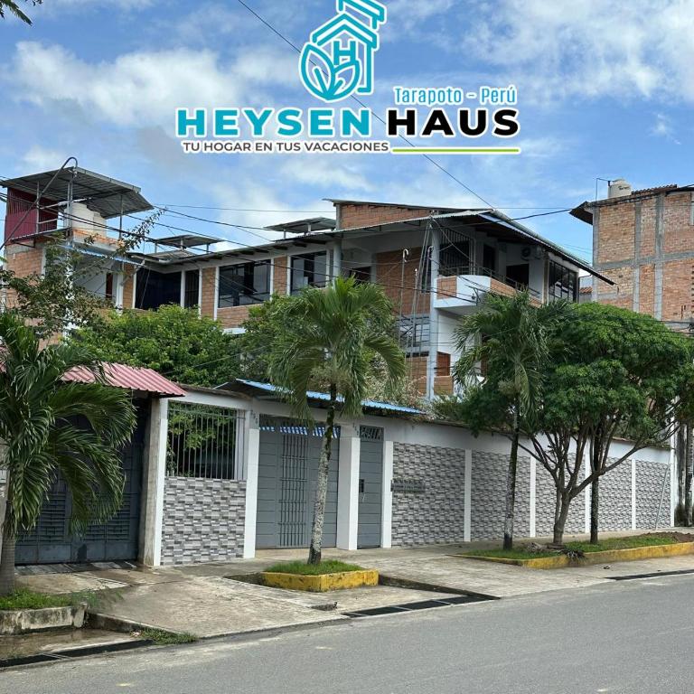 HEYSEN Haus - Three-Bedroom Apartment - High Floor - 1