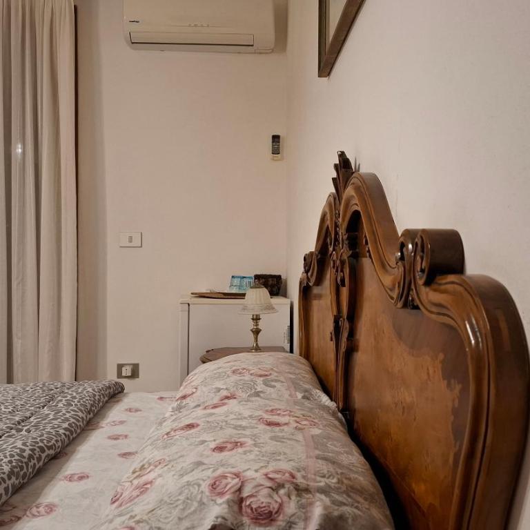 Bed and Breakfast La Reale - Camera Matrimoniale con Balcone - 21
