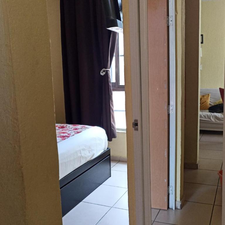 Departamento Tapatío - Three-Bedroom Apartment - 8