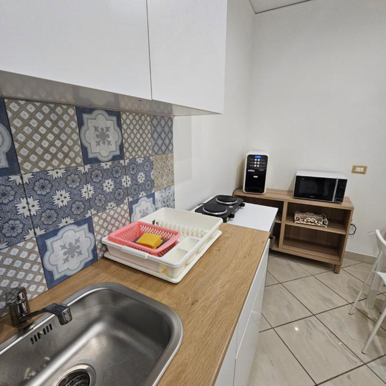 B&B Napoli Centrale Room&Jacuzzi - Deluxe Quadruple Room - 19