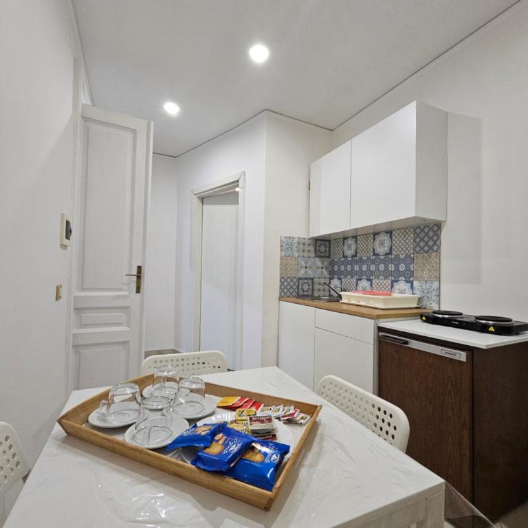 B&B Napoli Centrale Room&Jacuzzi - Camera Quadrupla Deluxe - 11