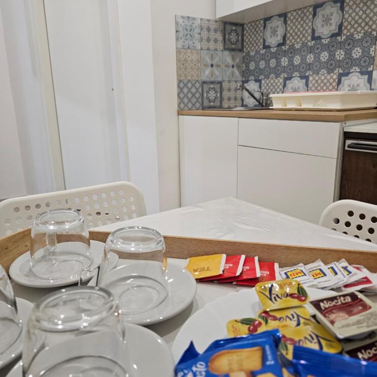 B&B Napoli Centrale Room&Jacuzzi - Camera Quadrupla Deluxe - 8