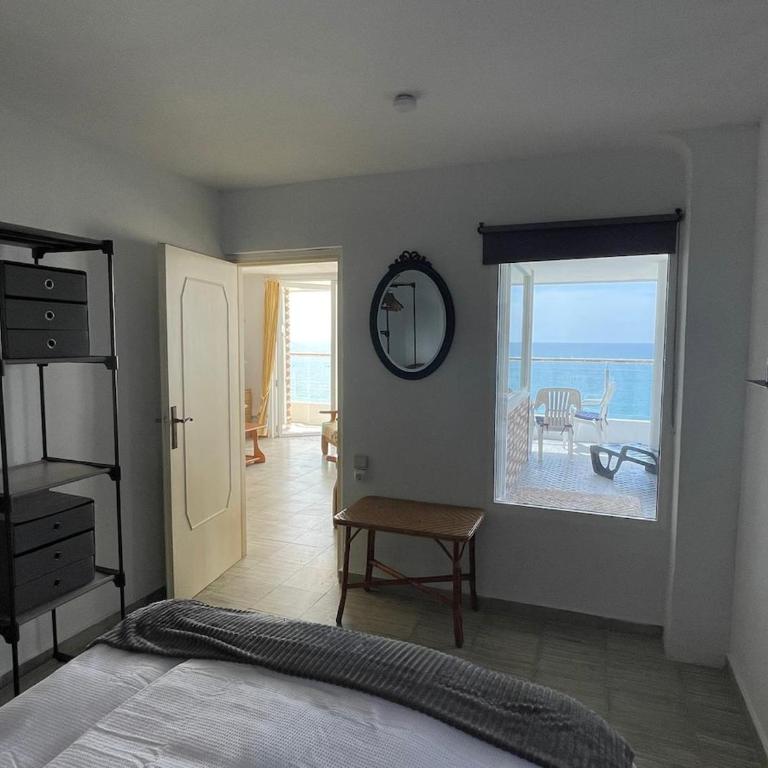 Apartamento Vistamar - Two-Bedroom Apartment with Balcony and Sea View - 3