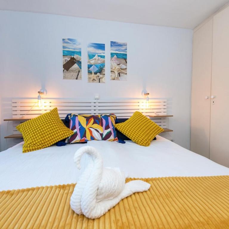Apartamento Vistamar - Two-Bedroom Apartment with Balcony and Sea View - 12