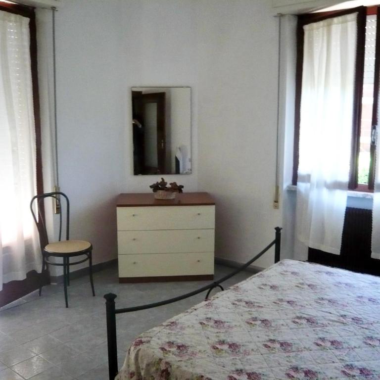 ISA- Holiday Home Il Pontile in Marina di Massa, apartments with private outdoor area, just 400 meters from the beach - Casa con 2 Camere da Letto - 9