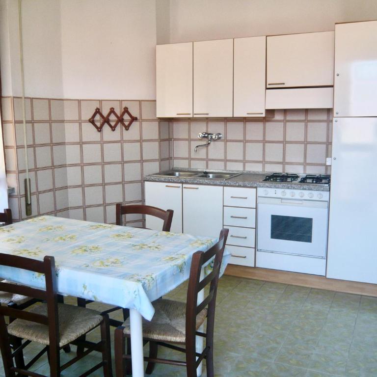 ISA- Holiday Home Il Pontile in Marina di Massa, apartments with private outdoor area, just 400 meters from the beach - Casa con 2 Camere da Letto - 7