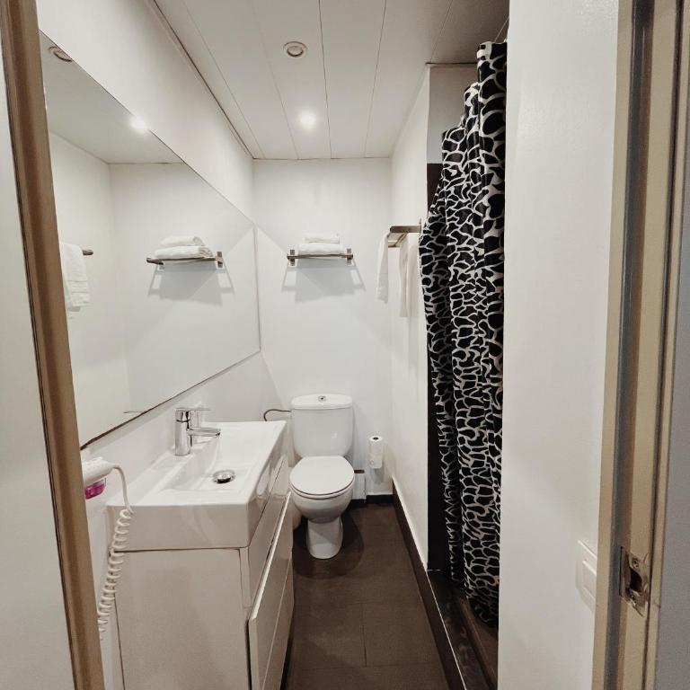 Fira Apartments by gaiarooms - Standard Studio - 7