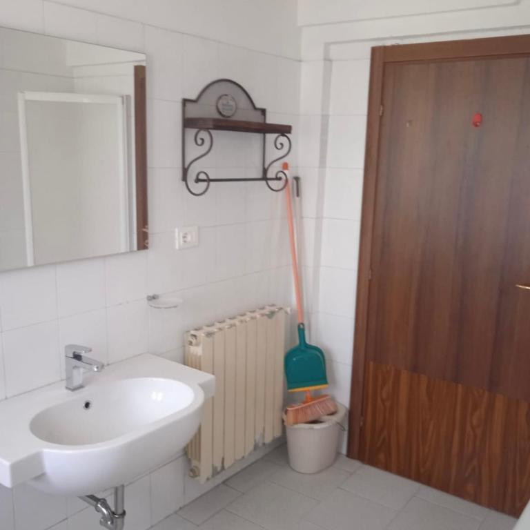 ISA- Holiday Home Il Pontile in Marina di Massa, apartments with private outdoor area, just 400 meters from the beach - Casa con 2 Camere da Letto - 11