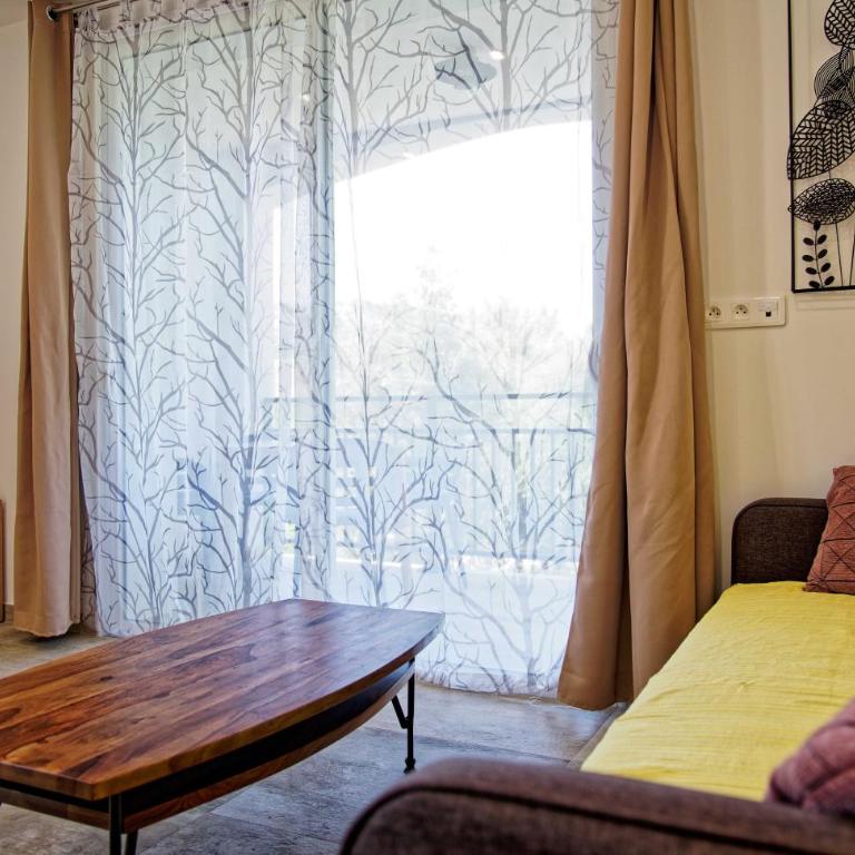 Les Mûriers - Appartement 2 Chambres - Vue sur Jardin - 22