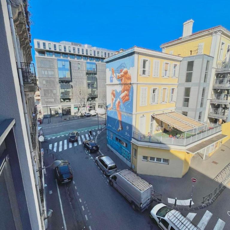 Le 13OR - Appartement de charme en plein centre ville avec parking et jolie terrasse - Panier Joliette Vieux Port - Appartement 2 Chambres - 26