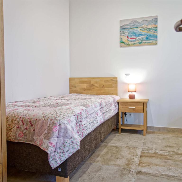 Les Mûriers - Appartement 2 Chambres - Vue sur Jardin - 25