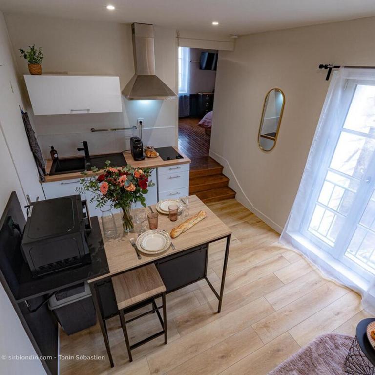 Romantic Suite Bellevue et Parking - One-Bedroom Deluxe Apartment - 7