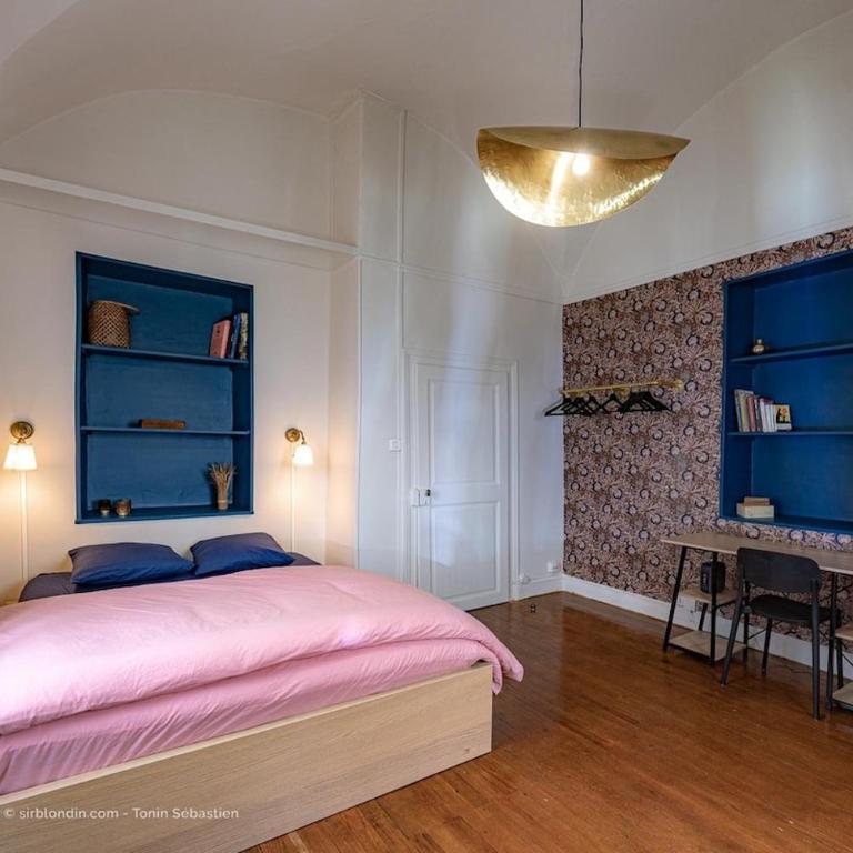 Romantic Suite Bellevue et Parking - One-Bedroom Deluxe Apartment - 5