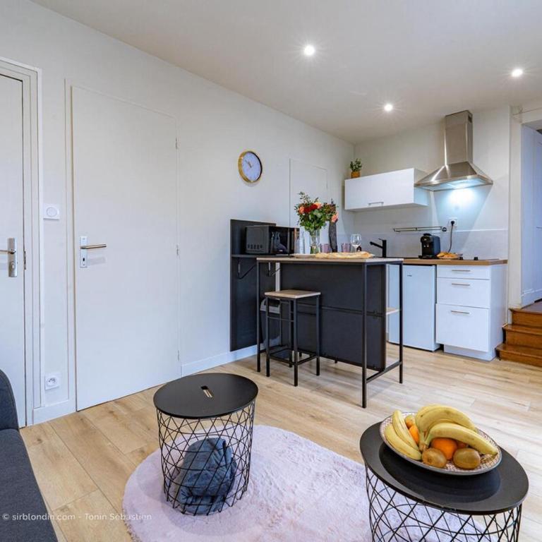 Romantic Suite Bellevue et Parking - One-Bedroom Deluxe Apartment - 10