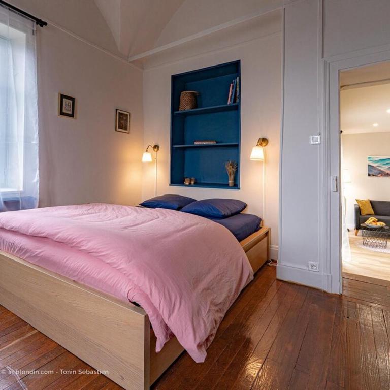 Romantic Suite Bellevue et Parking - One-Bedroom Deluxe Apartment - 36