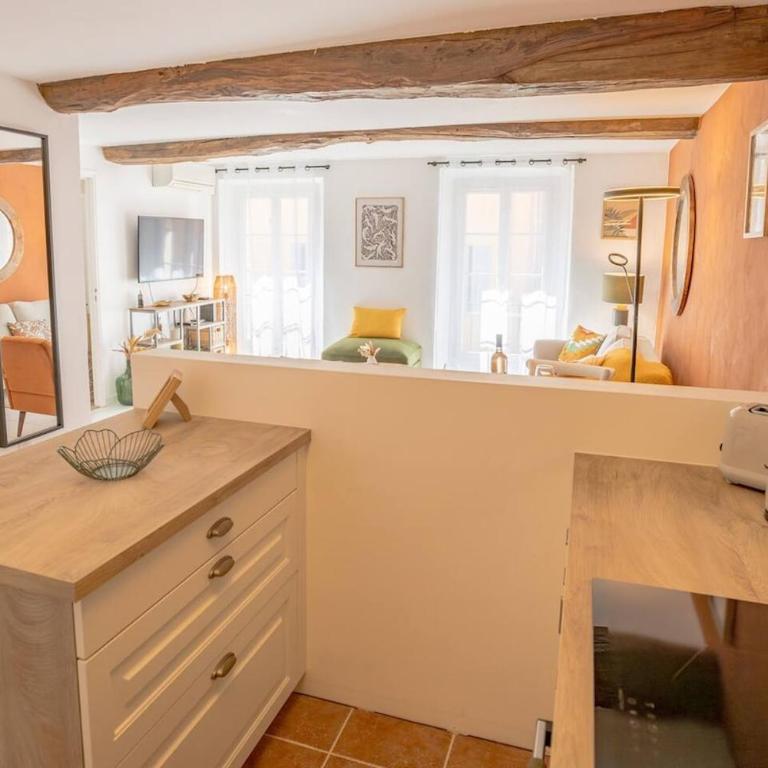 City Center Apartment air-conditioned parking - Two-Bedroom Apartment - 30