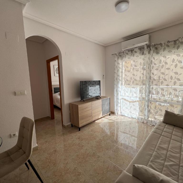 Apartment Los Naufragos - One-Bedroom Apartment with Sea View and Balcony - 5
