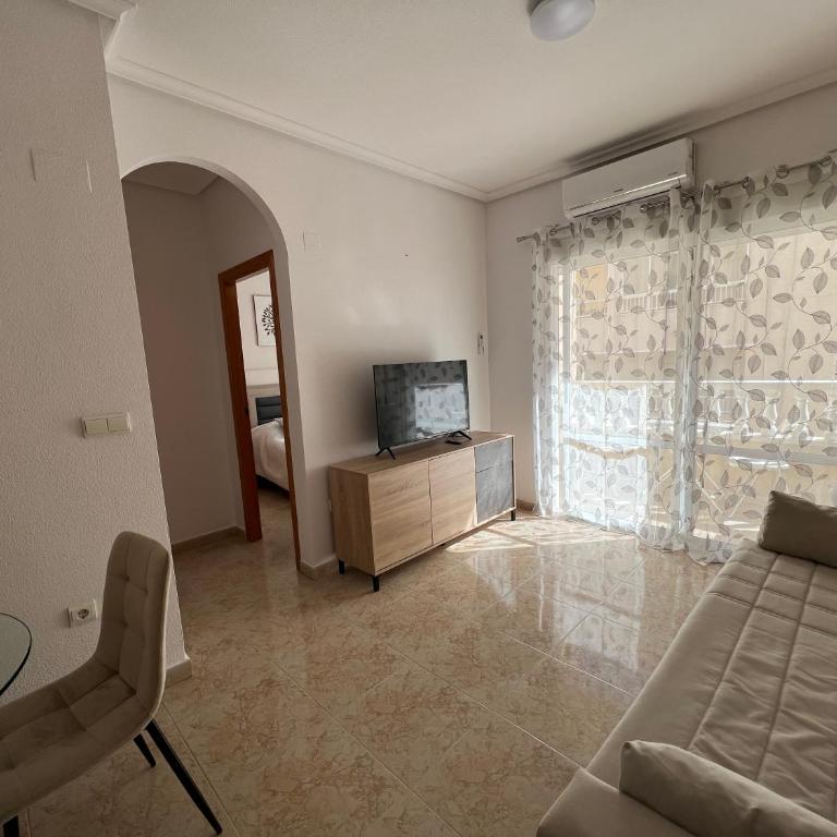 Apartment Los Naufragos - One-Bedroom Apartment with Sea View and Balcony - 6