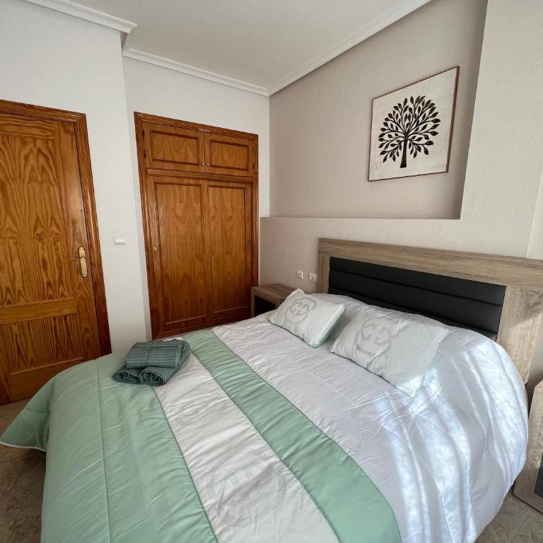 Apartment Los Naufragos - One-Bedroom Apartment with Sea View and Balcony - 8