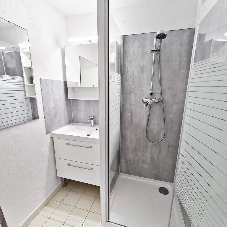 Les Plages de Cavalière T2 Cabine - Two-Bedroom Apartment - 5