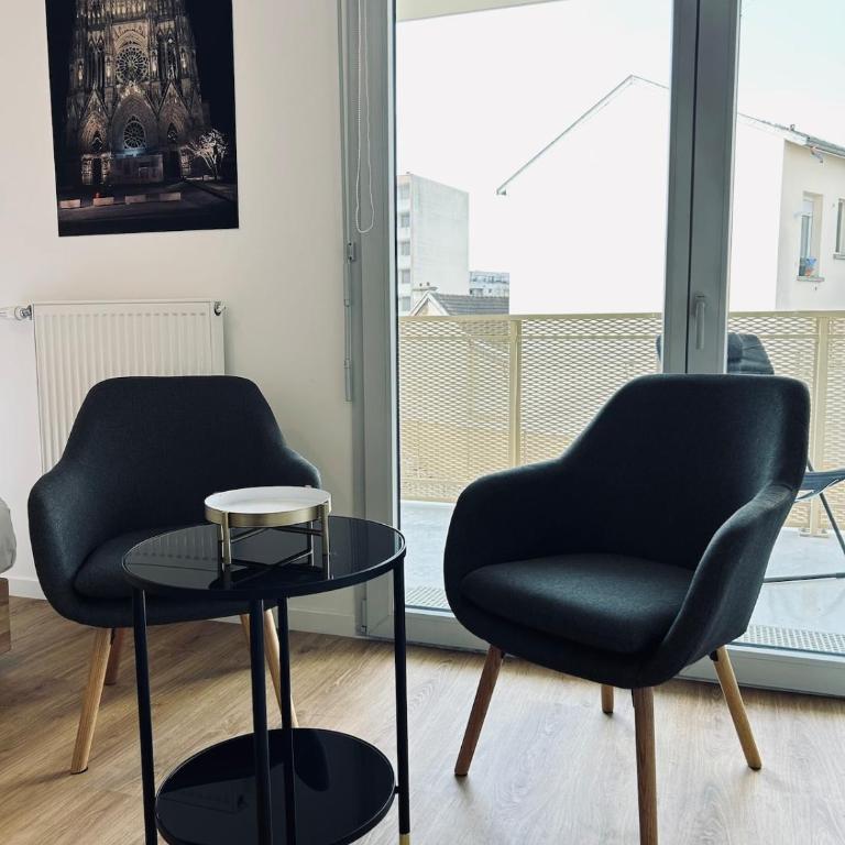 Bleuets studio cosy neuf terrasse proche centre - Appartement 1 Chambre - 4
