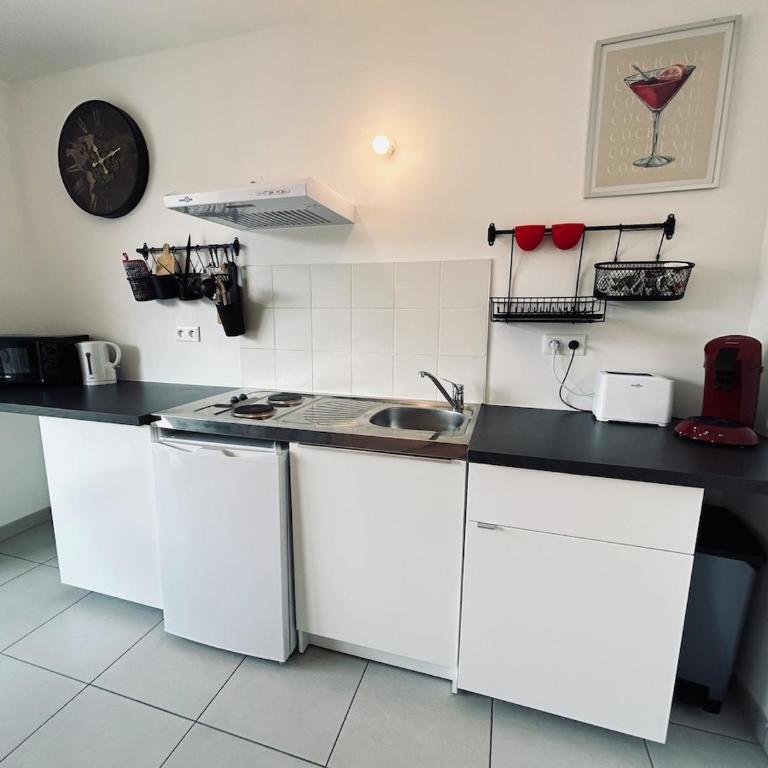Bleuets studio cosy neuf terrasse proche centre - Appartement 1 Chambre - 8