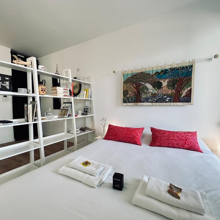 Bleuets studio cosy neuf terrasse proche centre - Appartement 1 Chambre - 12