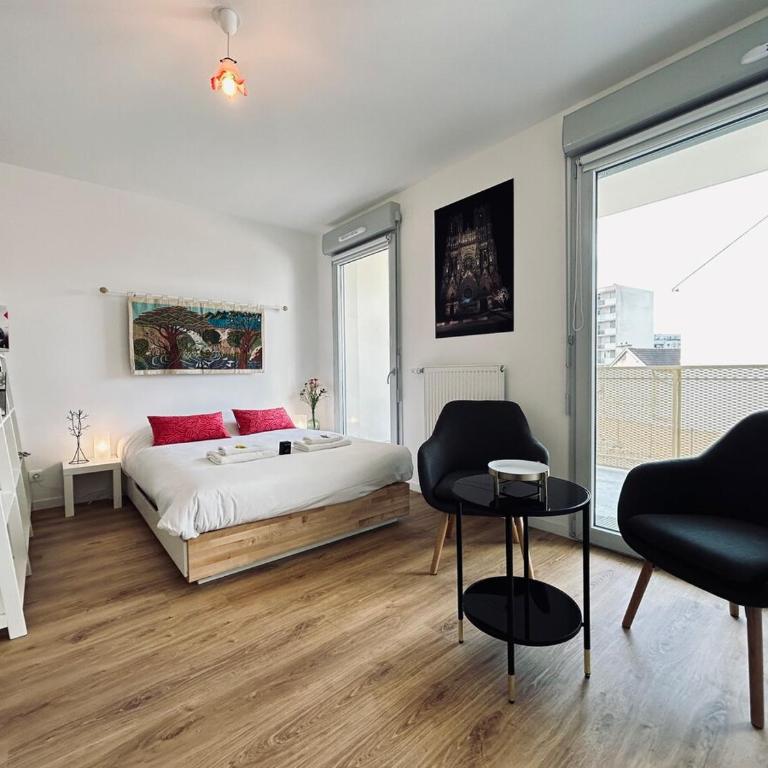 Bleuets studio cosy neuf terrasse proche centre - Appartement 1 Chambre - 23