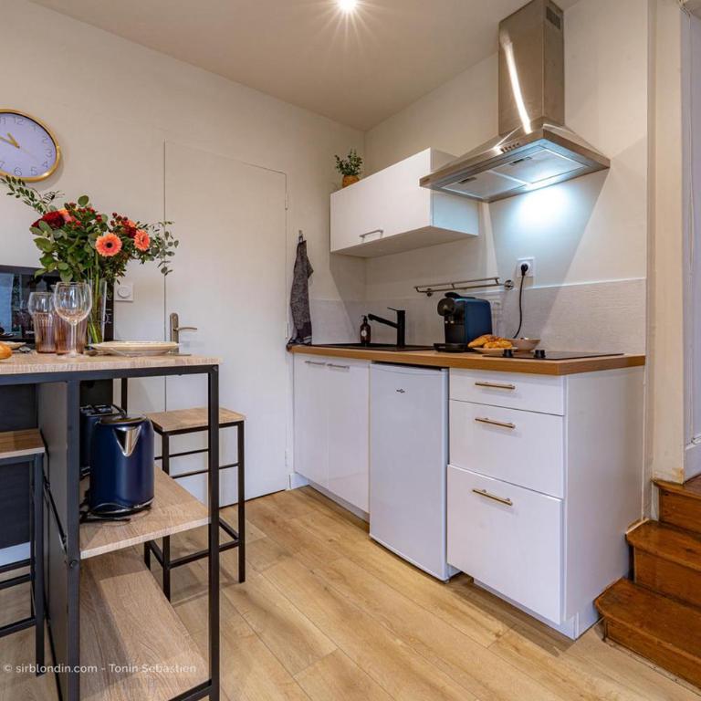 Romantic Suite Bellevue et Parking - One-Bedroom Deluxe Apartment - 6