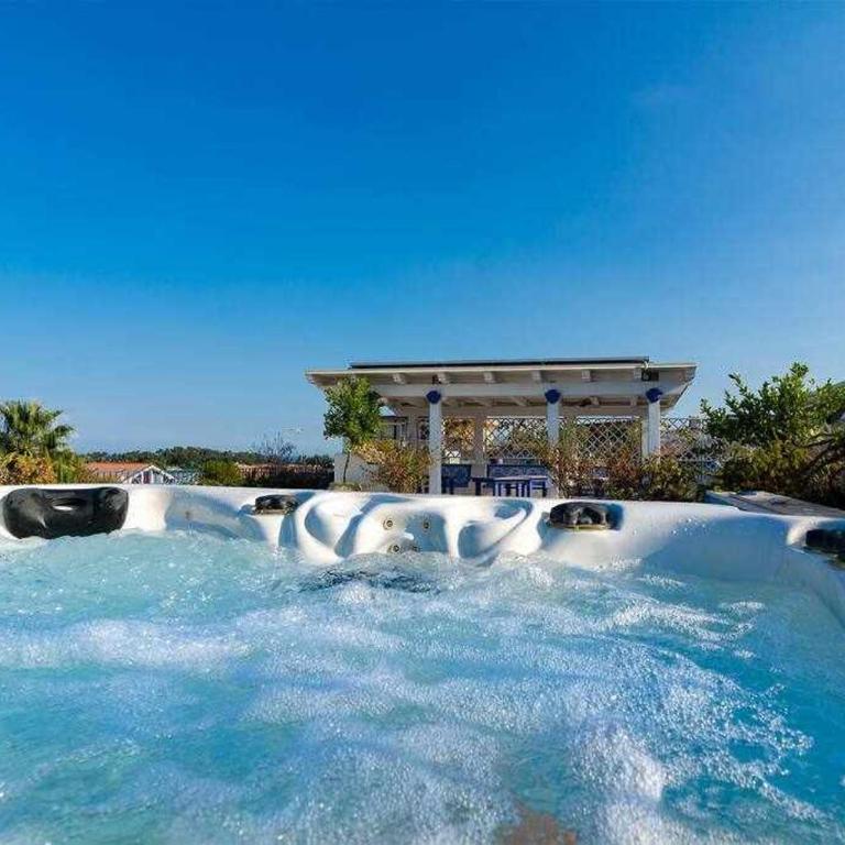 Mediterranean Charm villa con piscina al mare - Villa con Piscina Privata - 18