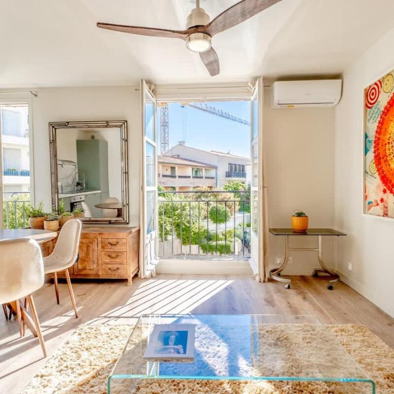 Studio Roussel l Bright & AC l Shellter Rentals - Apartment - 12
