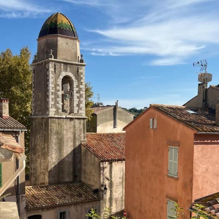 Le Paon l Old Town & AC l Shellter Rentals - Apartamento - 10