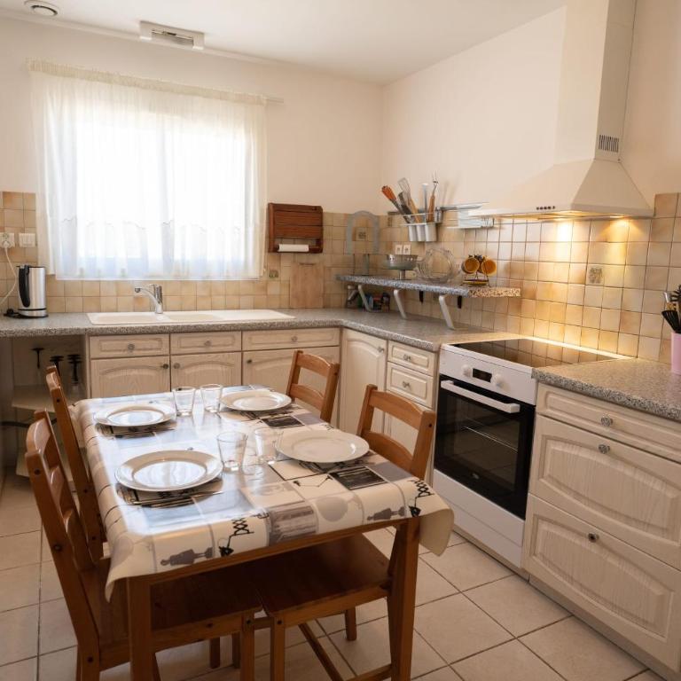 Riboleys Villa plain-pied avec piscine et clim - Villa 3 Chambres - 13