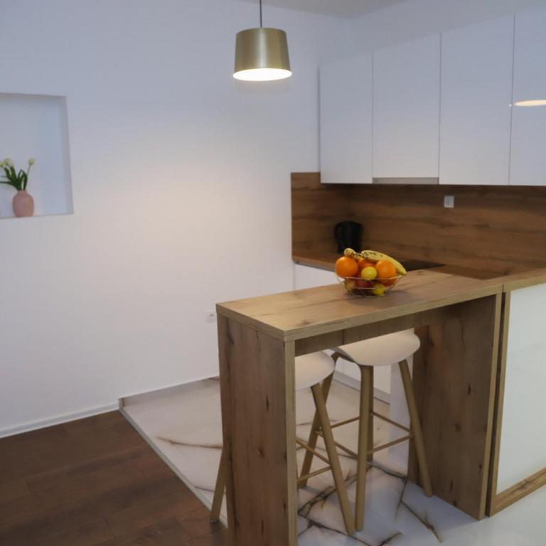 Mostar Comfort Suites with Free Parking - One-Bedroom Apartment with Balcony - 5